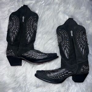 Buckle Gray Corral Embroidered Western Boots